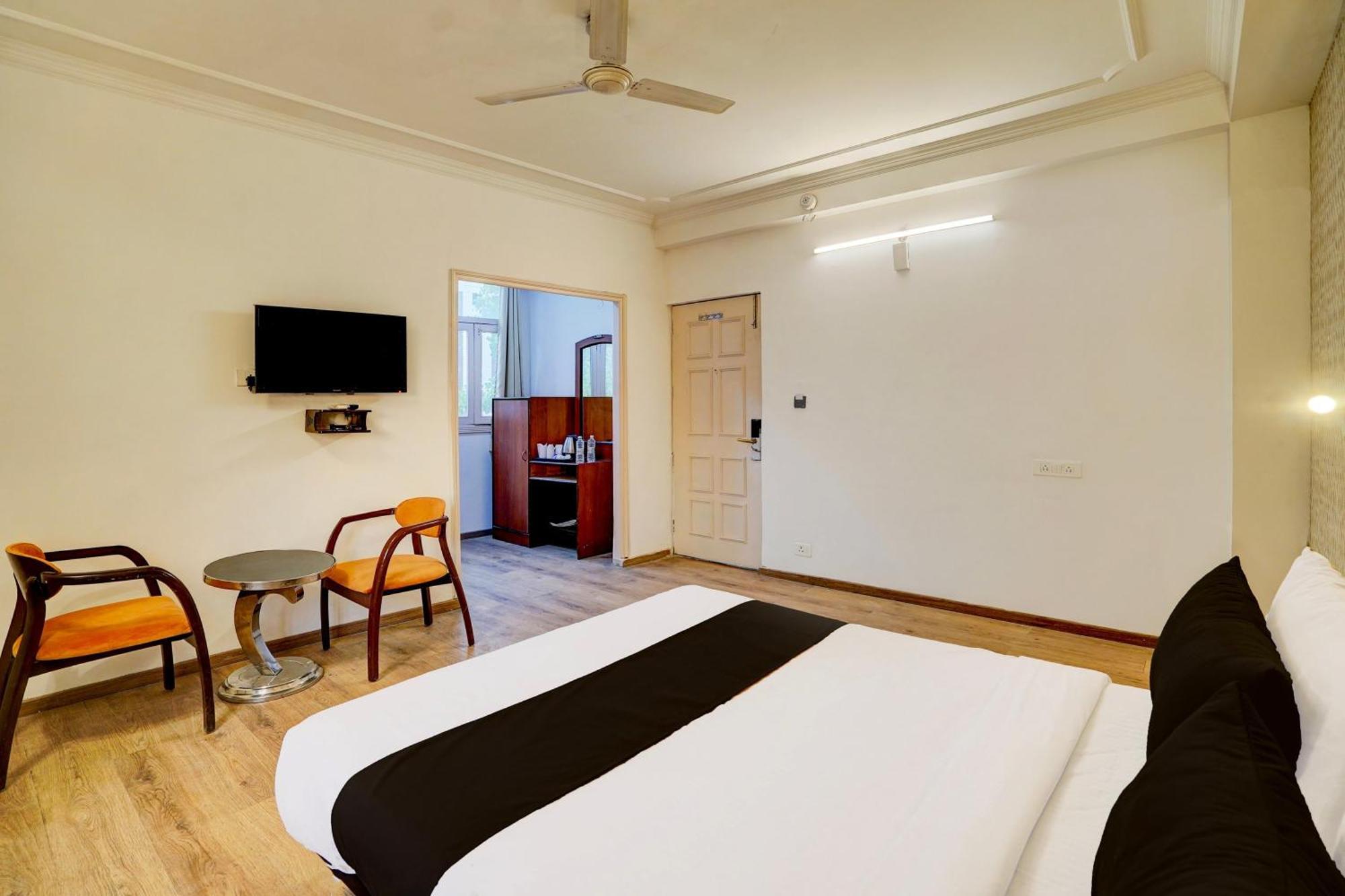 Super Townhouse Jageer Palace Near Mayapuri Chowk New Delhi Exterior photo